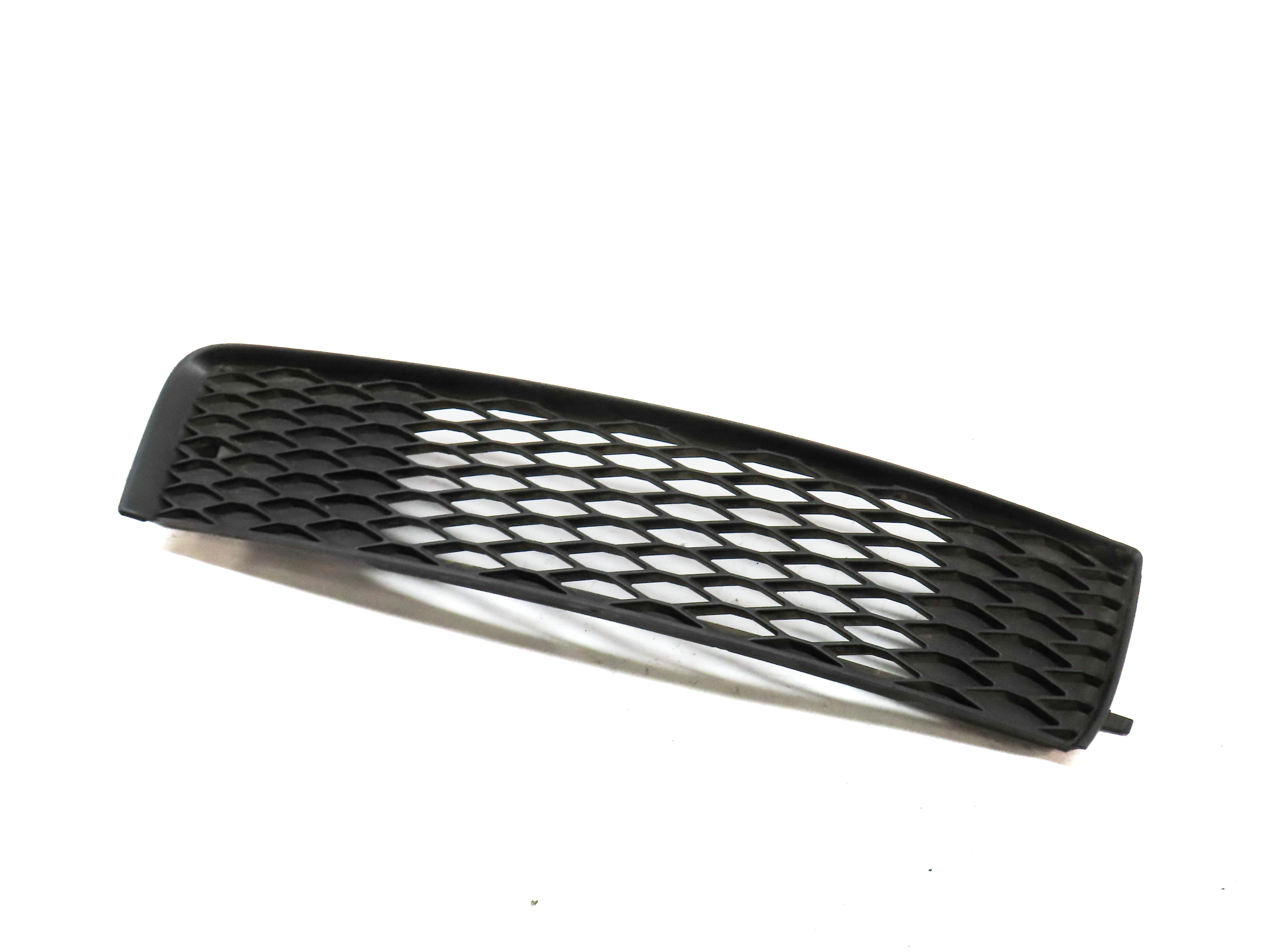 2015 AUDI Q7 (4L) FRONT RIGHT PASSENGER SIDE LOWER BUMPER GRILLE TRIM (BLACK) — exact item pictured